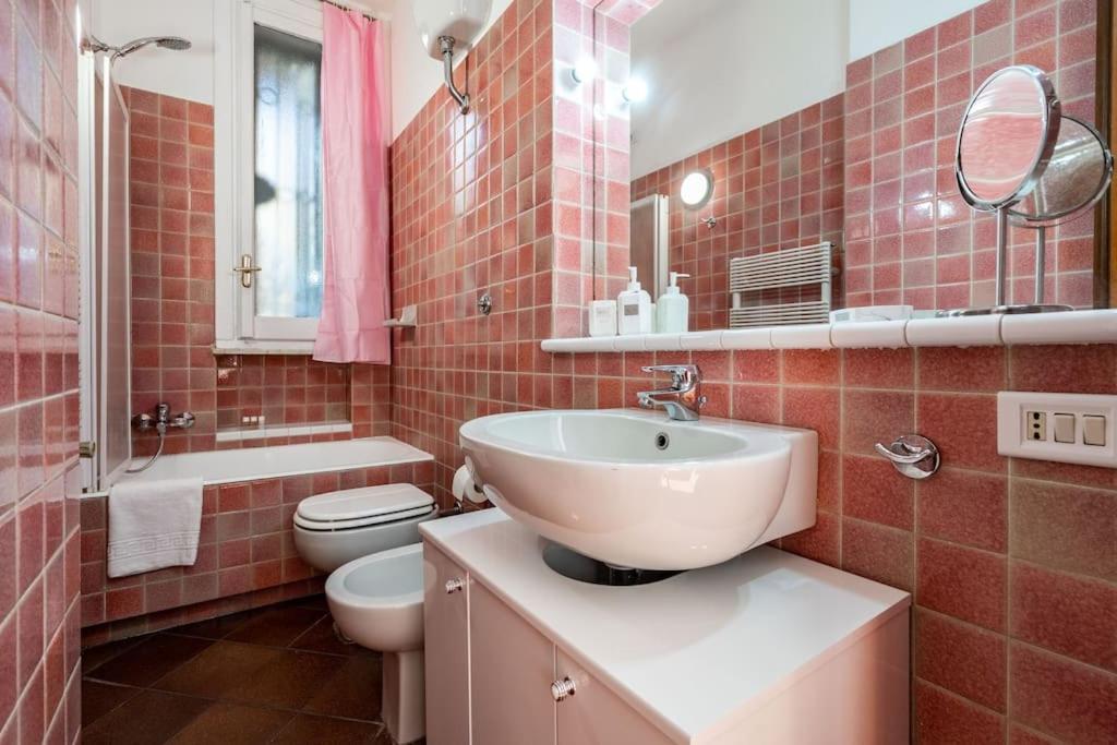 Ferienwohnung A Due Fermate Dal ColosseoWi-Fi & Netflix Gratis Rom Exterior foto